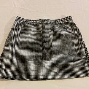 Women's forever 21 black and white mini skirt